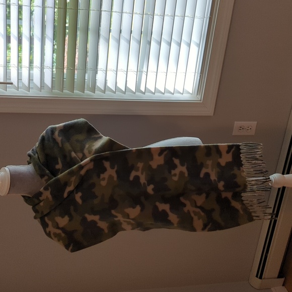 Scarf - Picture 2 of 5